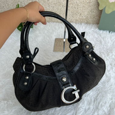 Sac bandoulière Guess noir, taille moyenne