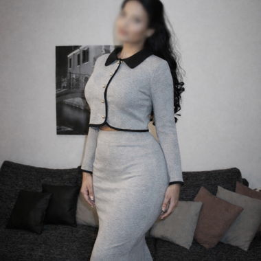 Graues Zweiteiler-Set mit Kragen