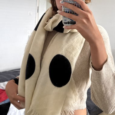 Sciarpa con Pois Crema di PIECES