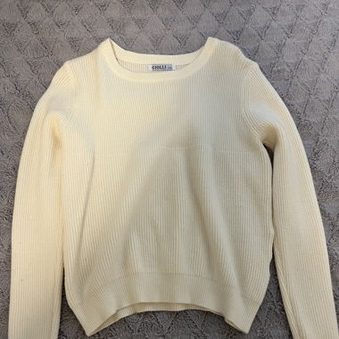 Cremefarbene Pullover 