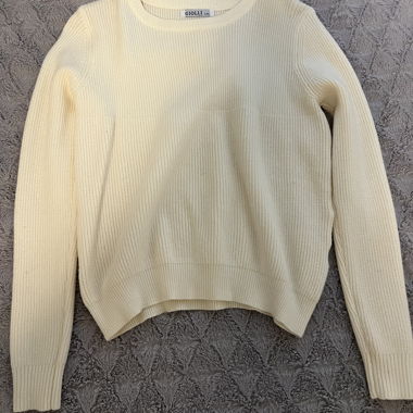 Pullover in Cremefarbe