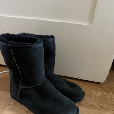 UGG classic II