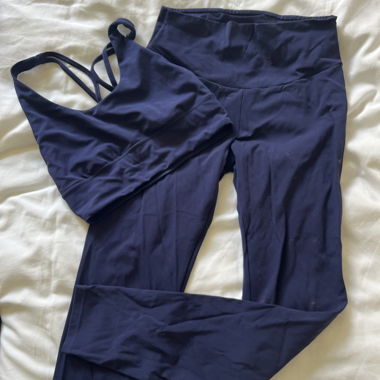 Set yoga Oysho blu