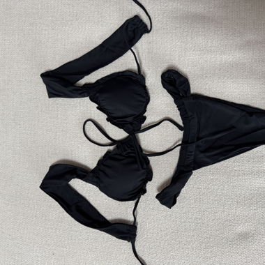 Schwarzer Bikini