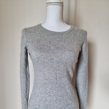 Grau Kaschmirpullover