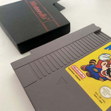 Super Mario Bros. 3 NES con custodia da collezione