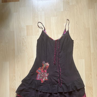 Vestito vintage con fiori e frange