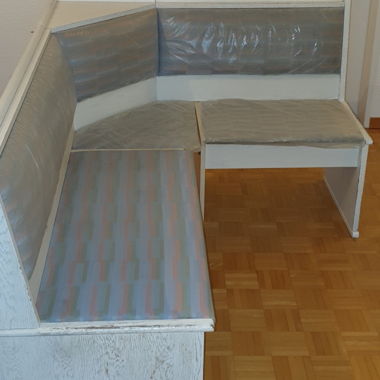 Eckbank mit Stauraum