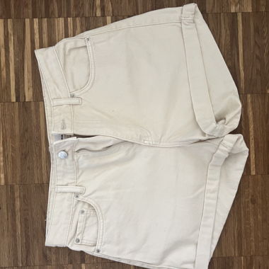Beige Mom shorts EU 36
