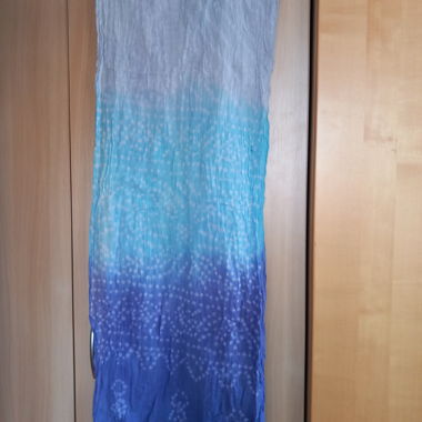 Pareo/Large gradient scarf in blue and violet