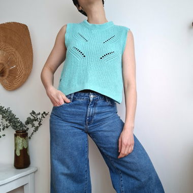Knit sweater vest 