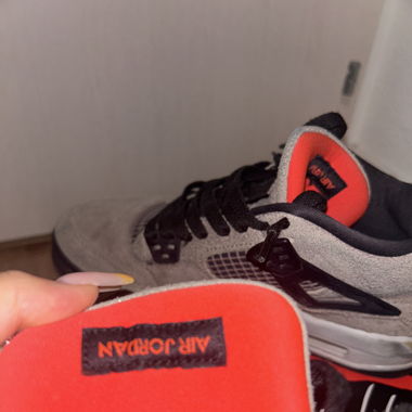 Jordan 4 taupe haze 