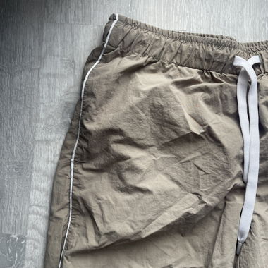 Pantaloni verdi ampi