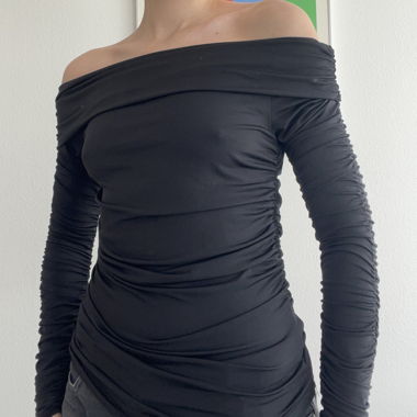 Longsleeve nero off-shoulder H&M
