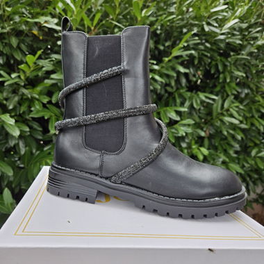 Warmer Boot mit RV und "Glitzer-Schange"