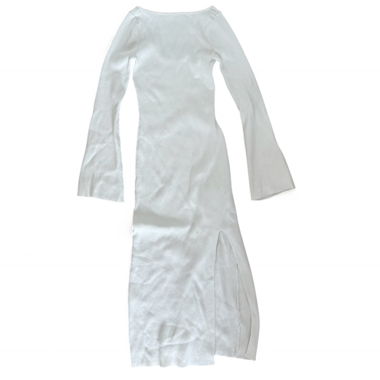 Robe longue blanche à manches longues côtelée