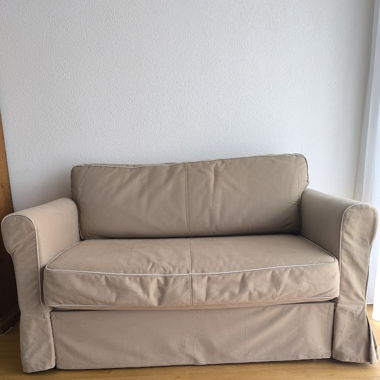 Sofa am Tag, Bett in der Nacht