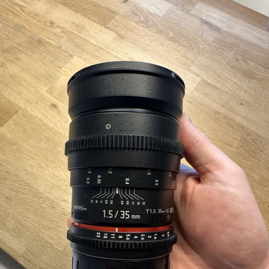 Objektiv 35mm - Blende 1.5 (EF Mount) 