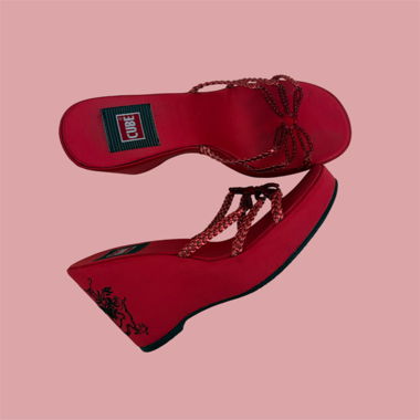 Rote Plateau-Sandalen