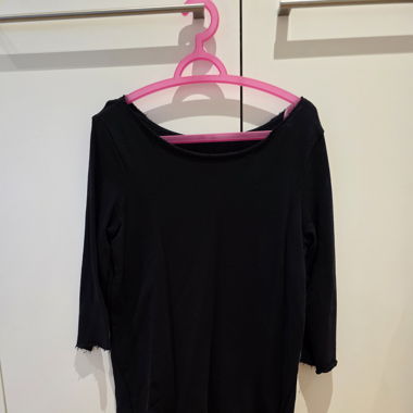 Schwarzes Kleid