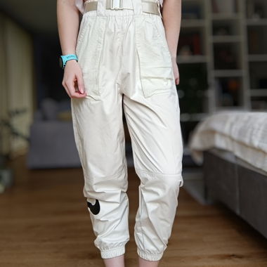 Nike beigene Freizeithose