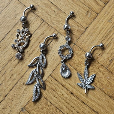 Set of 4 navel piercing pendants