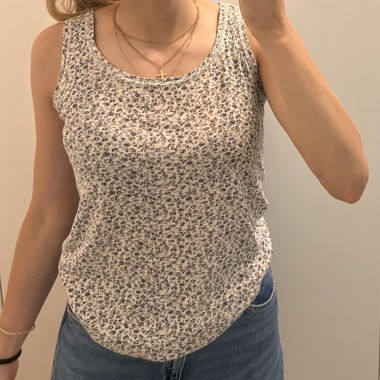 Trägershirt mit Blümchen