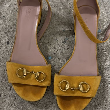 Sandali Gucci con tacco