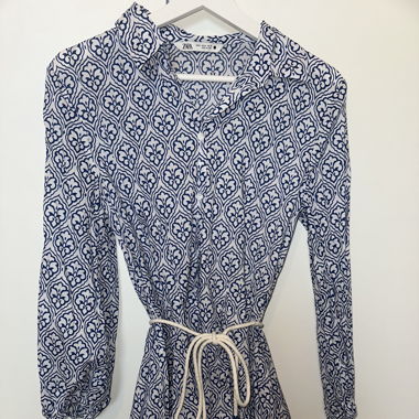 Robe chemise avec cordon 
