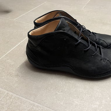 Blaue Lederschuhe von Think