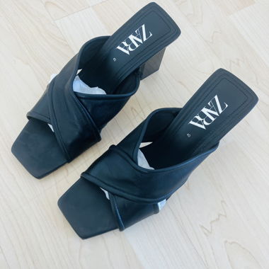 ZARA black heeled sandals size 40