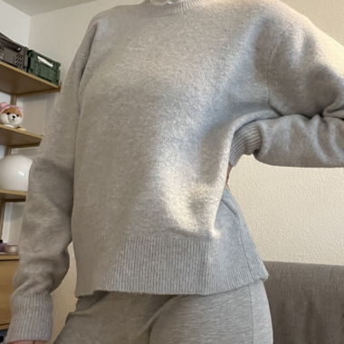 uniqlo wool blend sweater