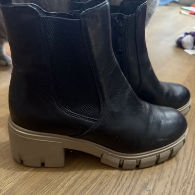 Black Tamaris ankle boots size 38