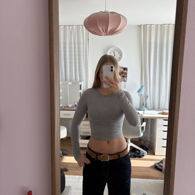 Graues engaliegendes Longsleeve