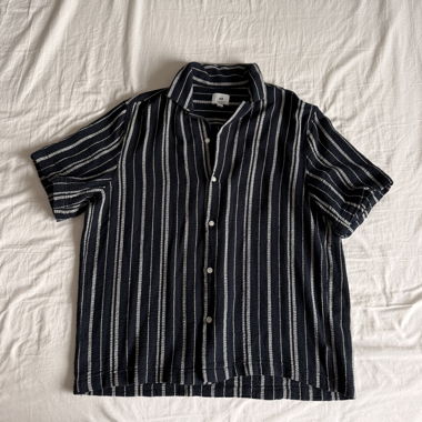 H&M dark blue striped short-sleeve shirt