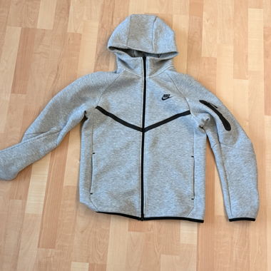 Nike Tech top