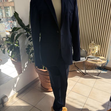 Costume bleu marine