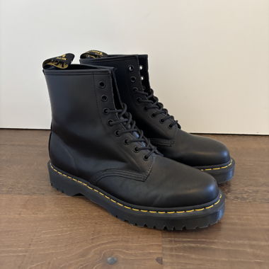 Doc Martens 1460 Bex 8 Eye Boot