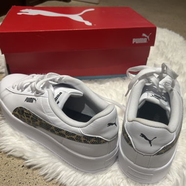 Sneaker Puma nuove con dettaglio pantera taglia 38,5