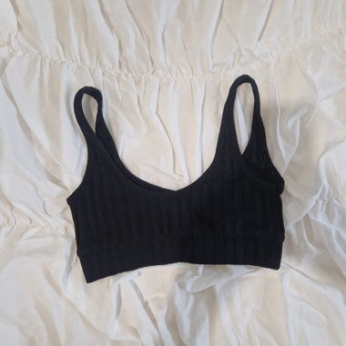 Ribbed black crop top