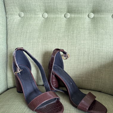 Talons bordeaux