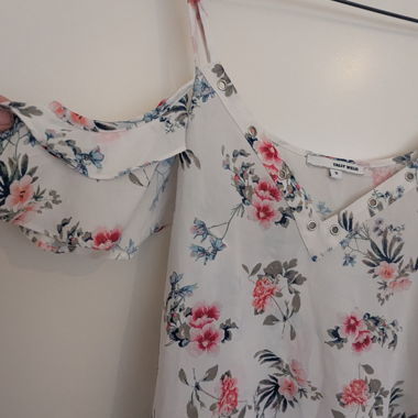 Haut fleuri et légé 