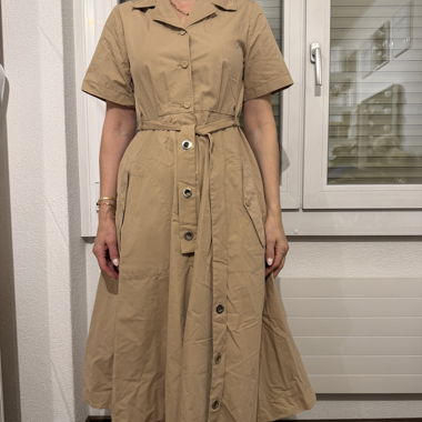 Abito camicia beige con cintura