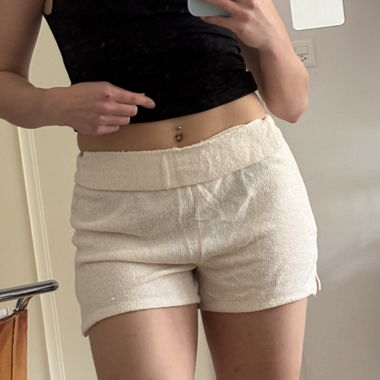 H&M Shorts in Cream