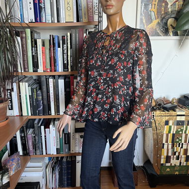 Transparente Blumenbluse