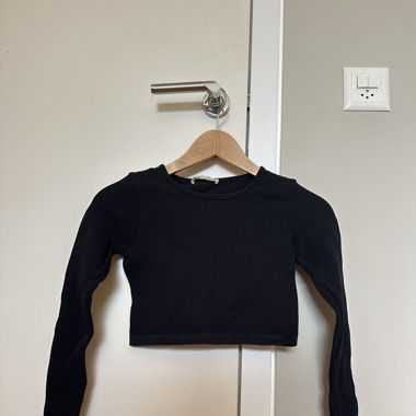 Crop top noir manches longues 