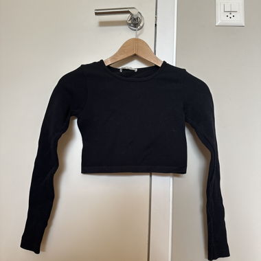 Crop top noir manches longues 