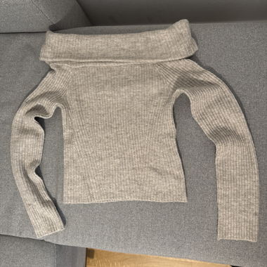 Pull en maille côtelée gris