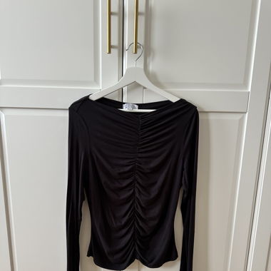 &other Stories schwarzes Top L