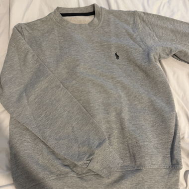 Grey sweatshirt pullover